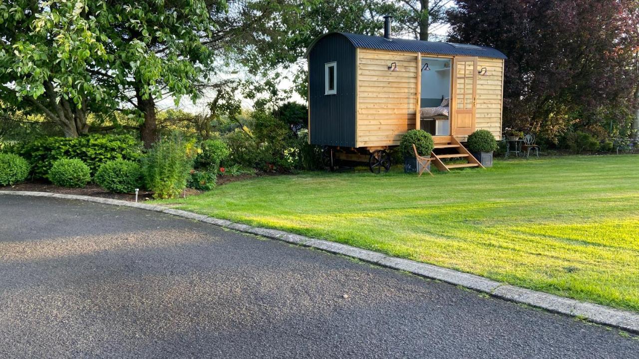 Bannfield Shepherds Hut 밸리머니 외부 사진